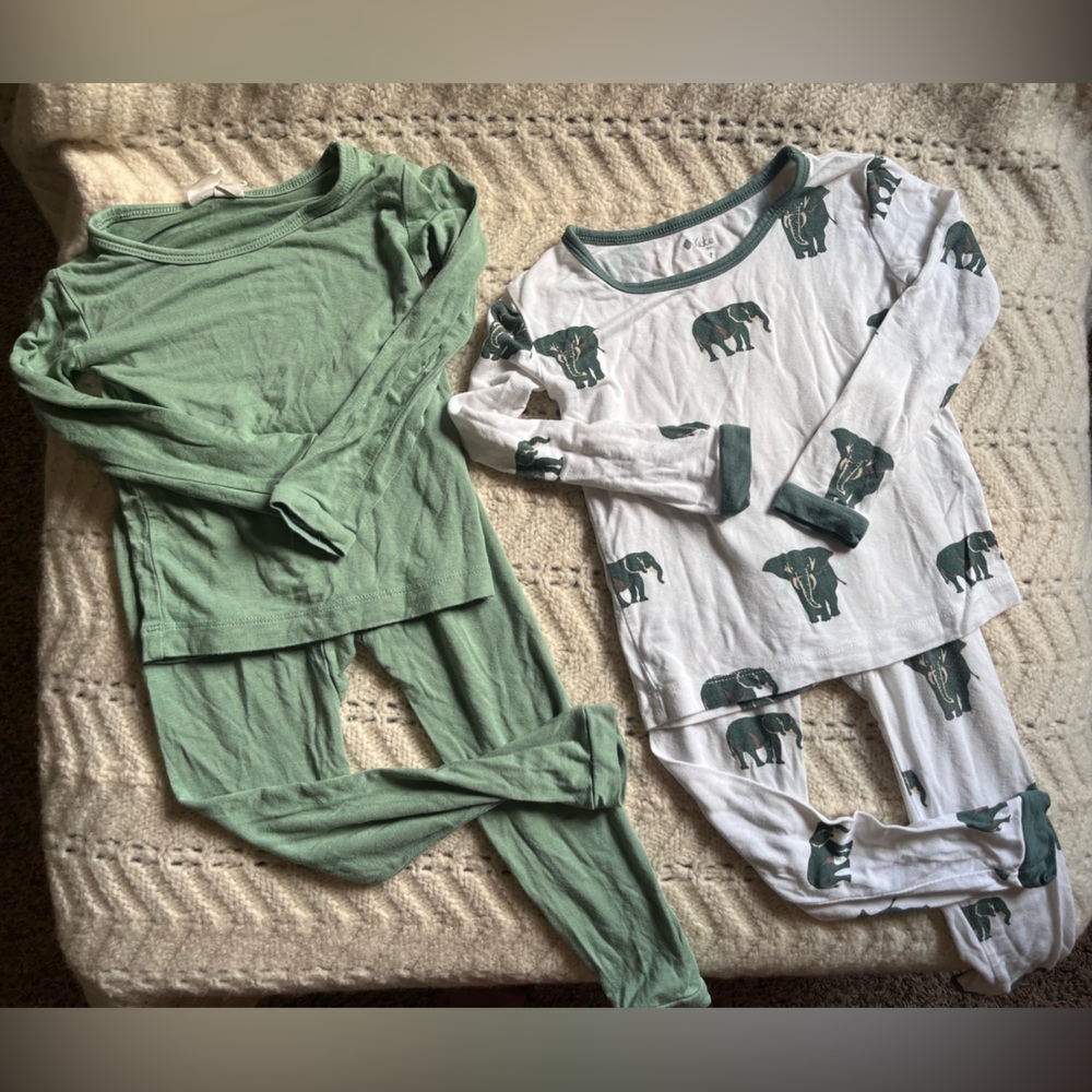 KYTE Baby Bundle of TWO set of two piece pajamas - 18-24M